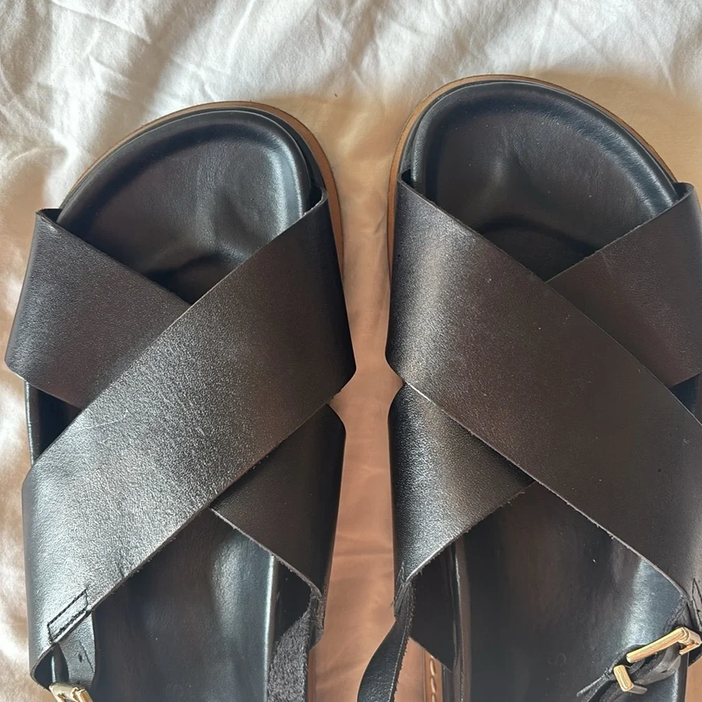 Like new - Alohas Leather Marshmallow Sandals - Picture 10 of 10